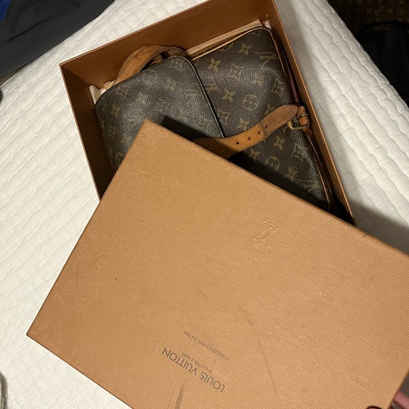 Louis Vuitton Flap Crossbody Bag AUTHENTIC - Picture 6 of 6